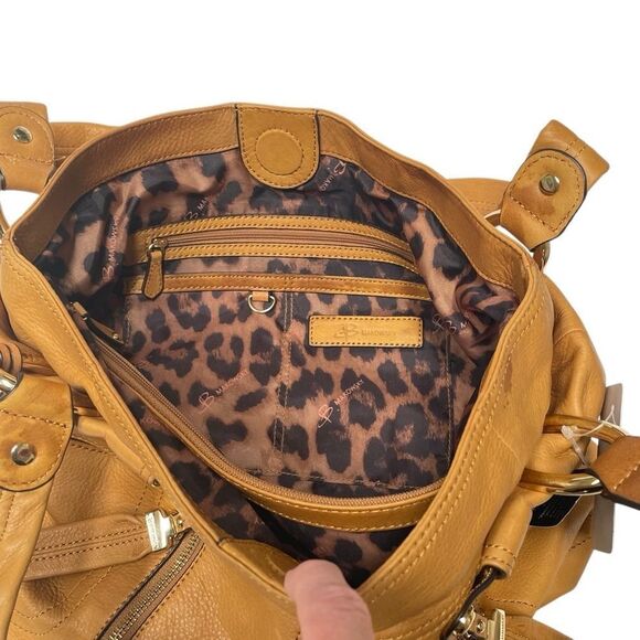 B. Makowsky Tan East West Sadie Pocket Shopper Caramel Leather Shoulder Bag NWT - Picture 10 of 13